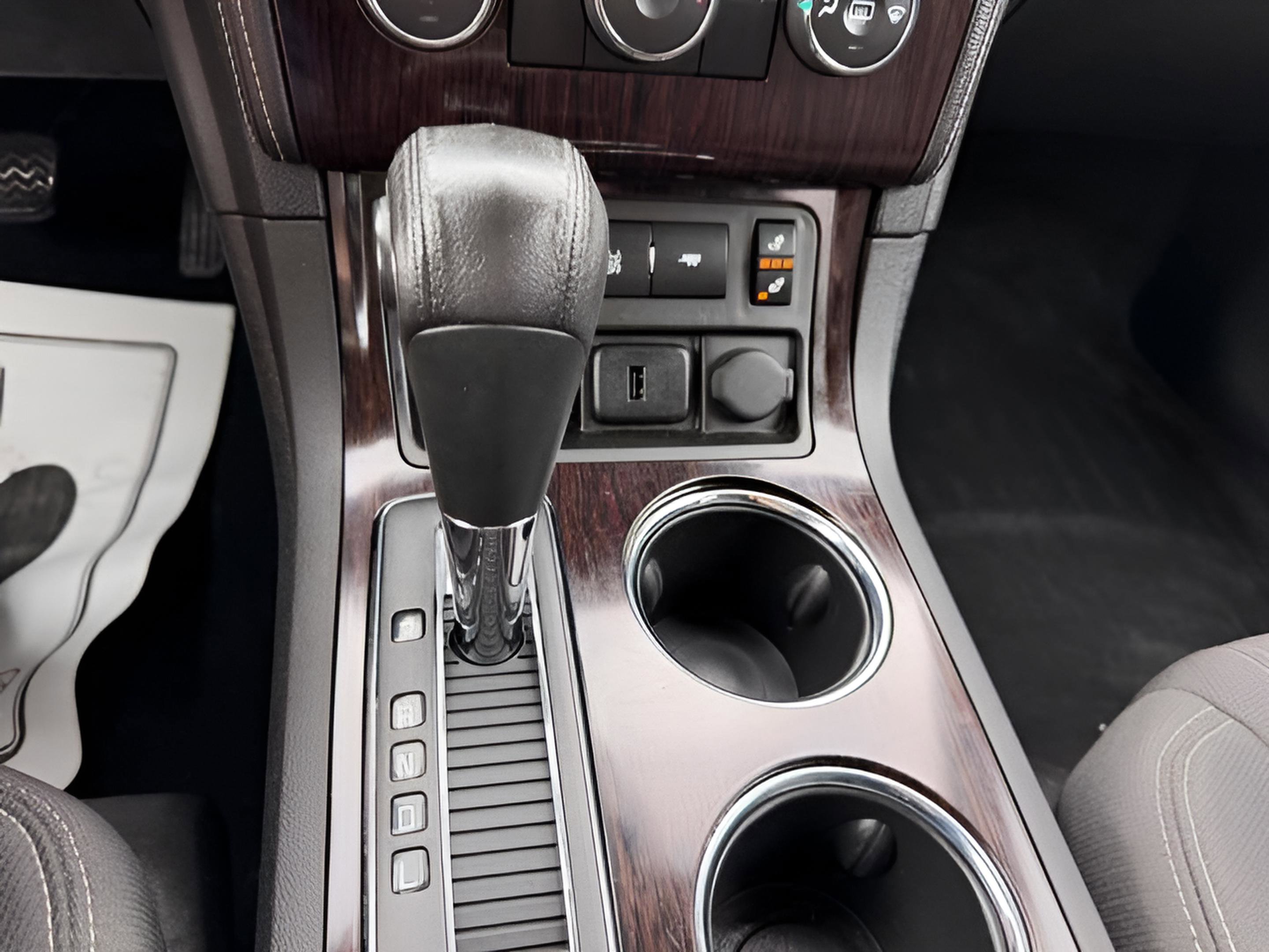 Used 2017 Chevrolet Traverse LT w/ Style and Technology Package FWD image 19