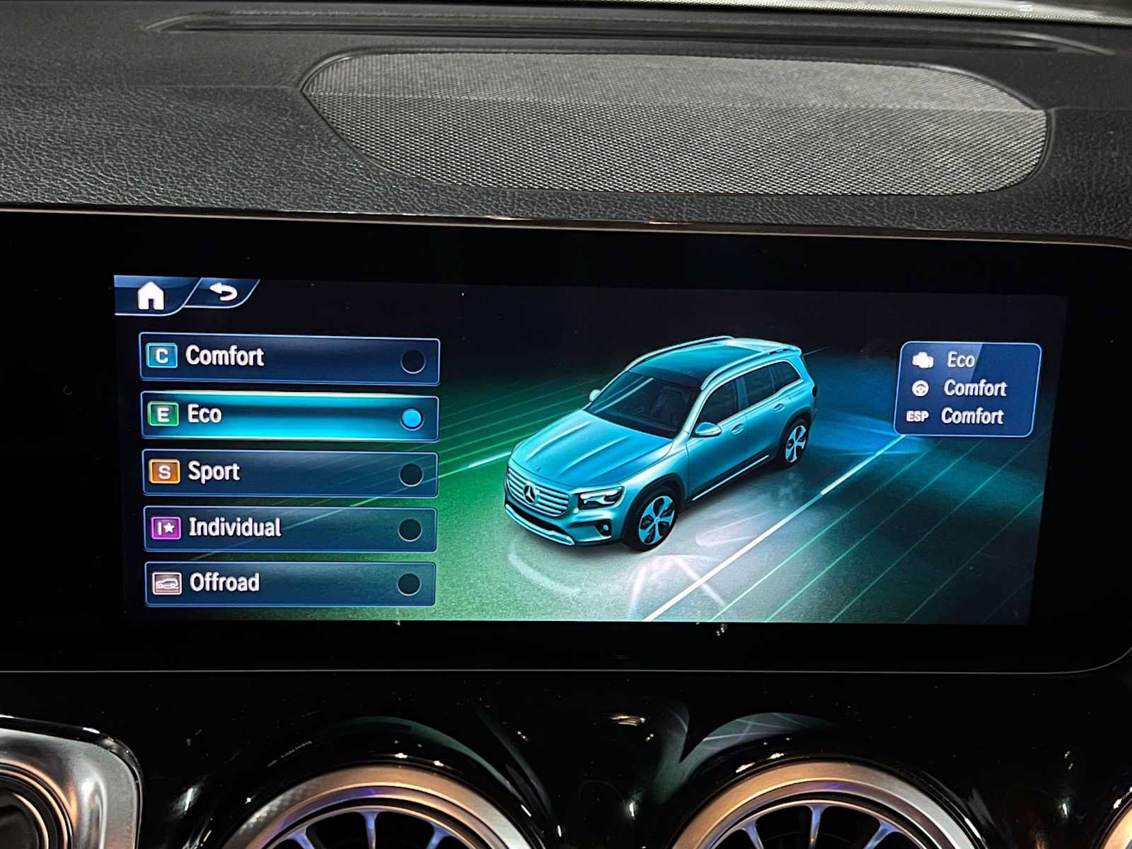 Certified 2026 Mercedes-Benz GLB 250 4MATIC image 41