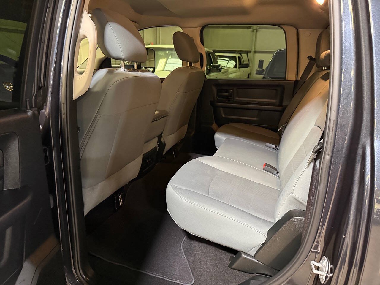 Used 2018 RAM 2500 Tradesman w/ Chrome Appearance Group AWD/4WD image 17