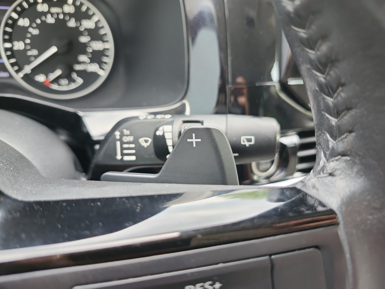 Used 2022 Nissan Pathfinder SV FWD image 25