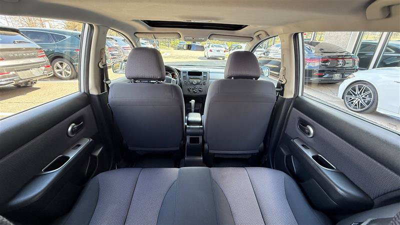 Used 2007 Nissan Versa Hatchback w/ Convenience Pkg FWD image 28