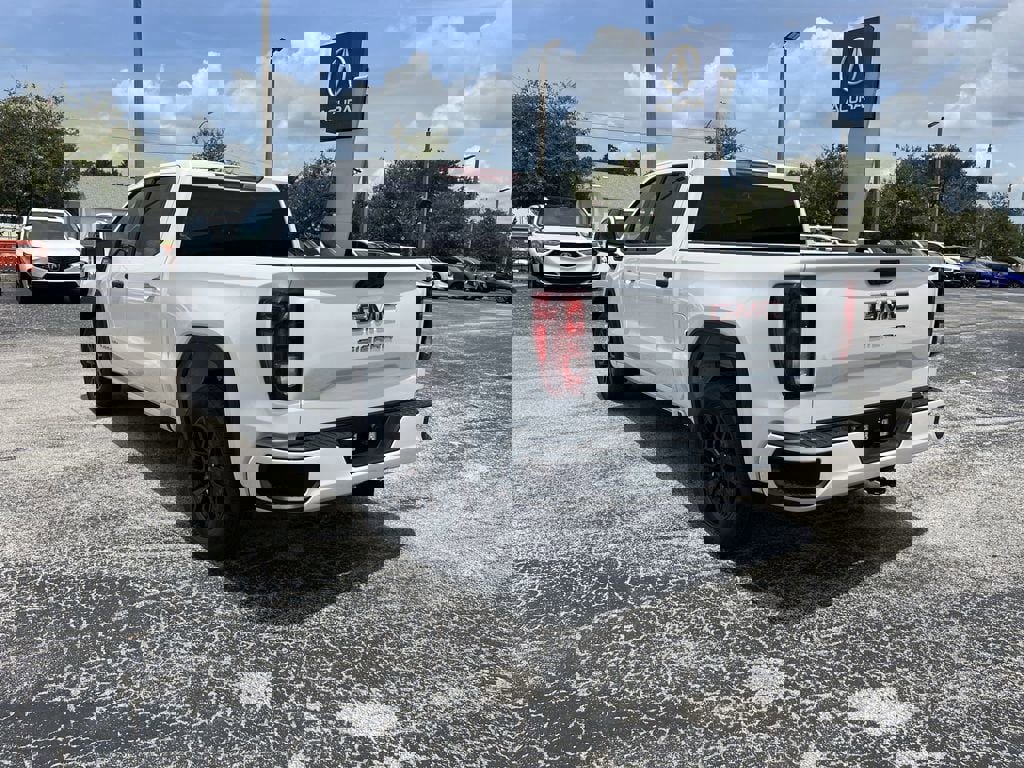 New 2025 GMC Sierra 1500 Pro w/ Graphite Edition image 7