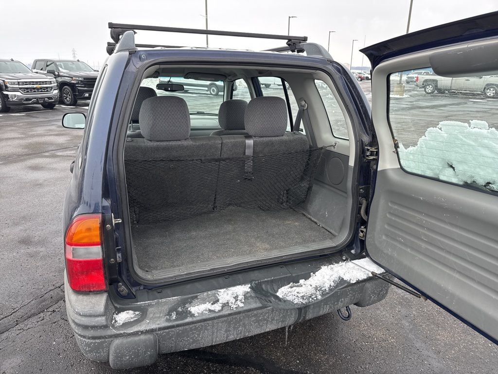 Used 2000 Chevrolet Tracker 4WD w/ Preferred Equipment Group 2 image 10