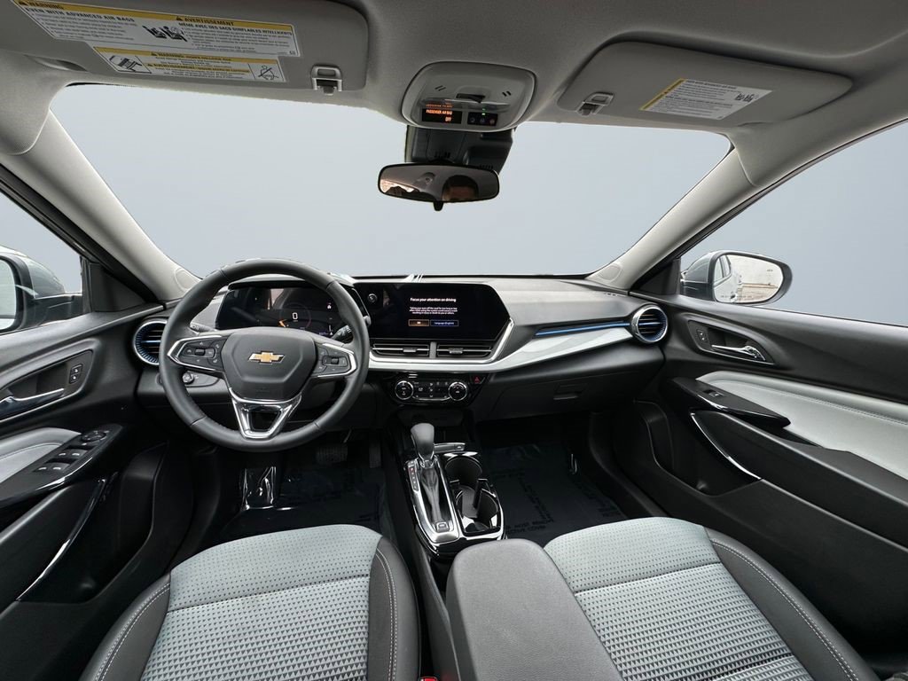 Certified 2025 Chevrolet Trax LT w/ Driver Confidence Package FWD image 10