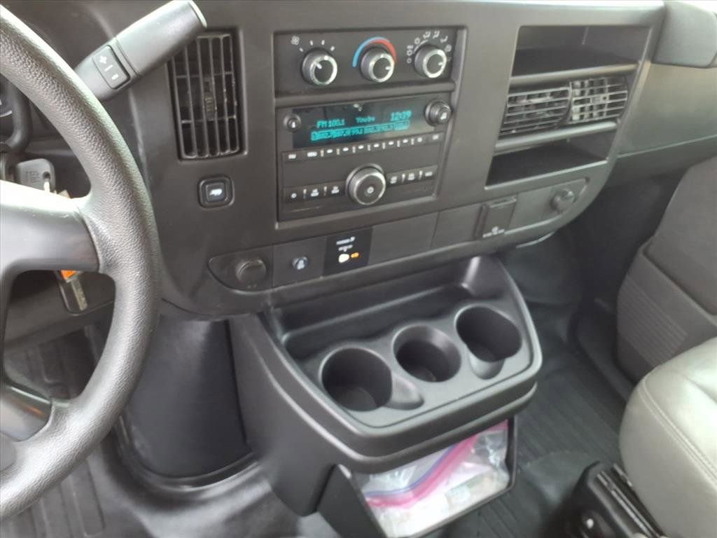 Used 2016 GMC Savana 2500 image 26