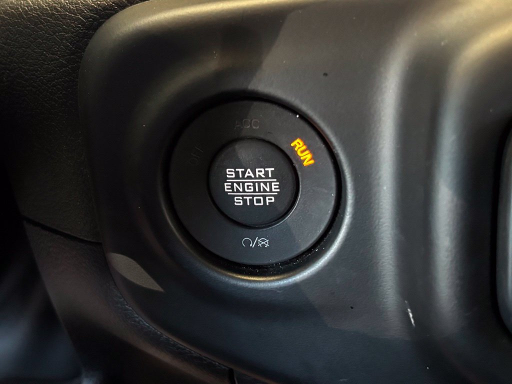 Used 2022 Jeep Wrangler Unlimited Sahara AWD/4WD image 22