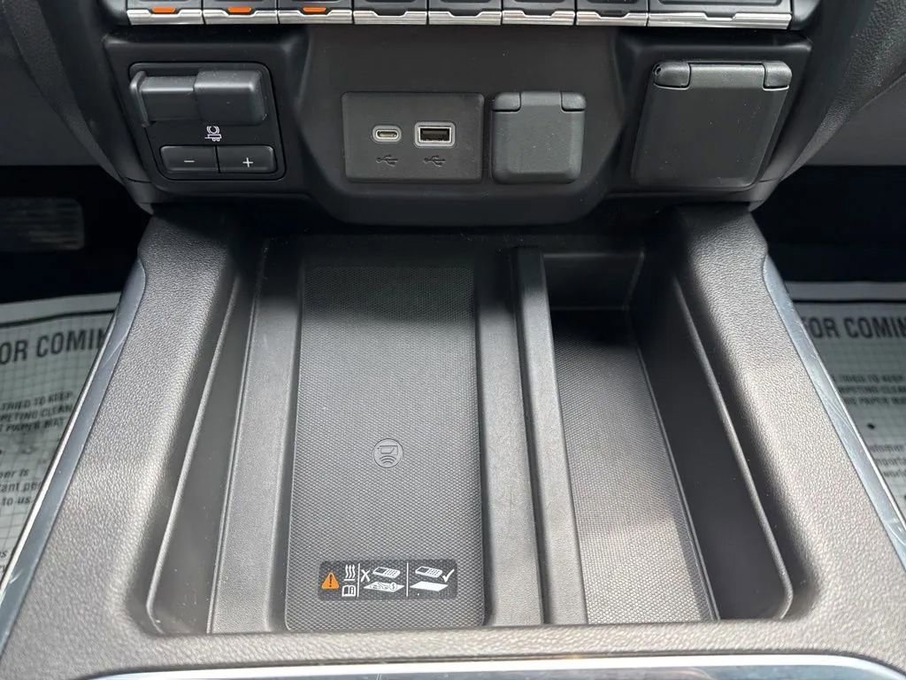 Used 2020 Chevrolet Silverado 1500 LTZ w/ LTZ Premium Package AWD/4WD image 26