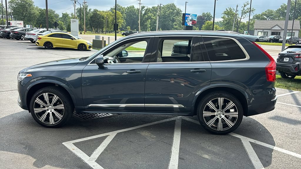 Used 2024 Volvo XC90 B5 Plus w/ Protection Package Premier AWD/4WD image 3