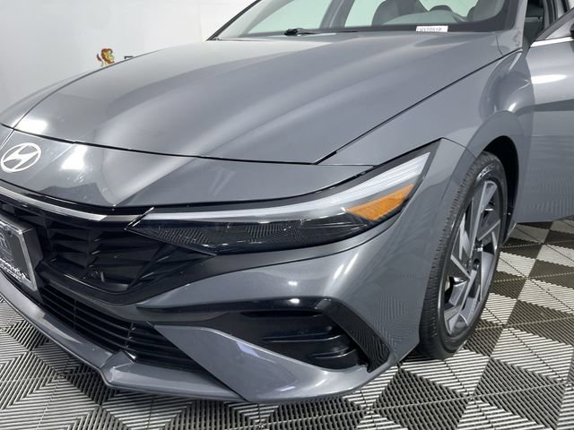 Certified 2025 Hyundai Elantra SEL FWD image 48
