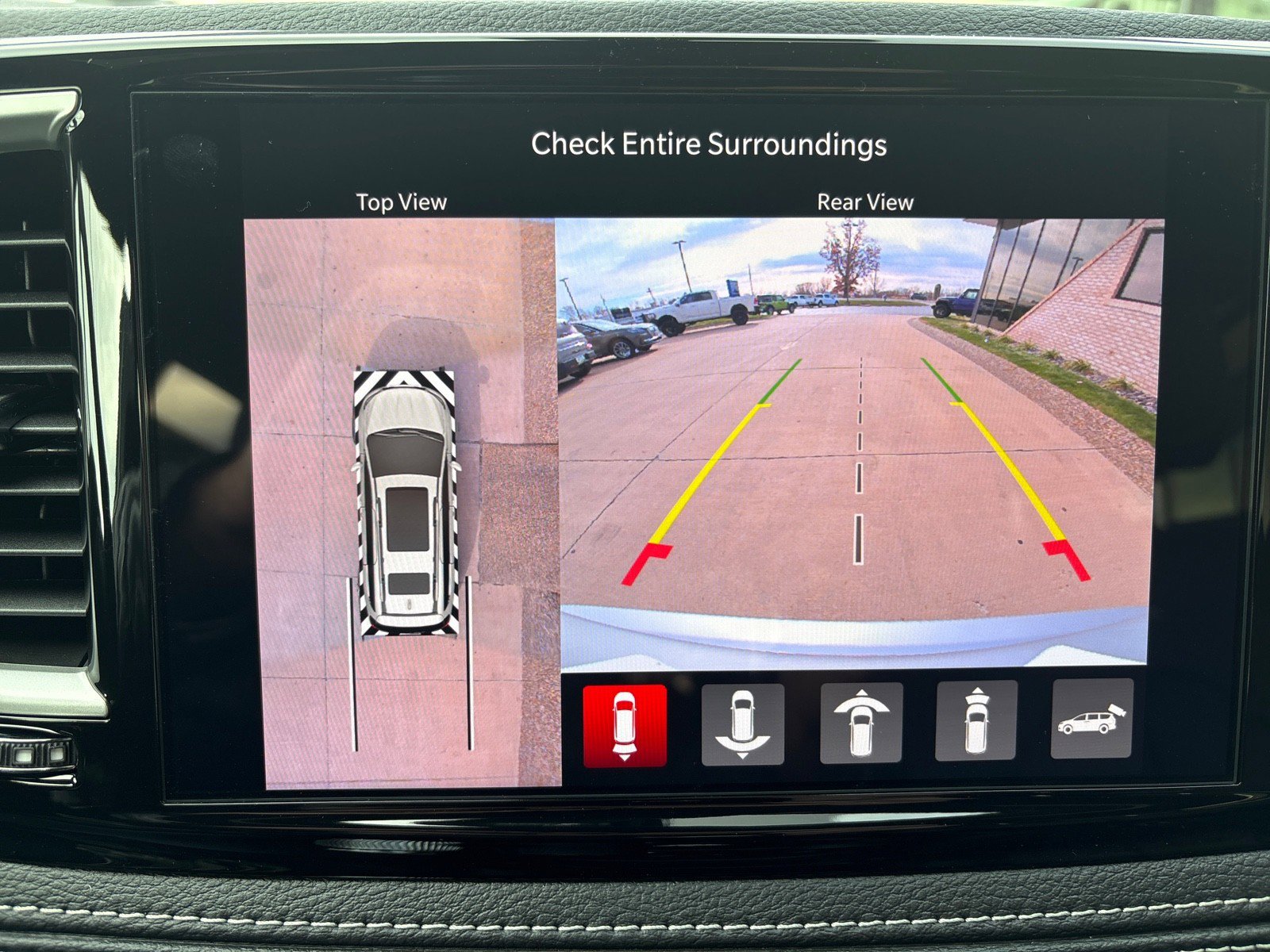 New 2026 Chrysler Pacifica Select w/ S Appearance Package image 18