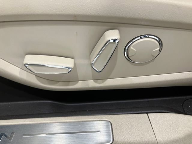 Used 2017 Lincoln MKC Premiere FWD image 31