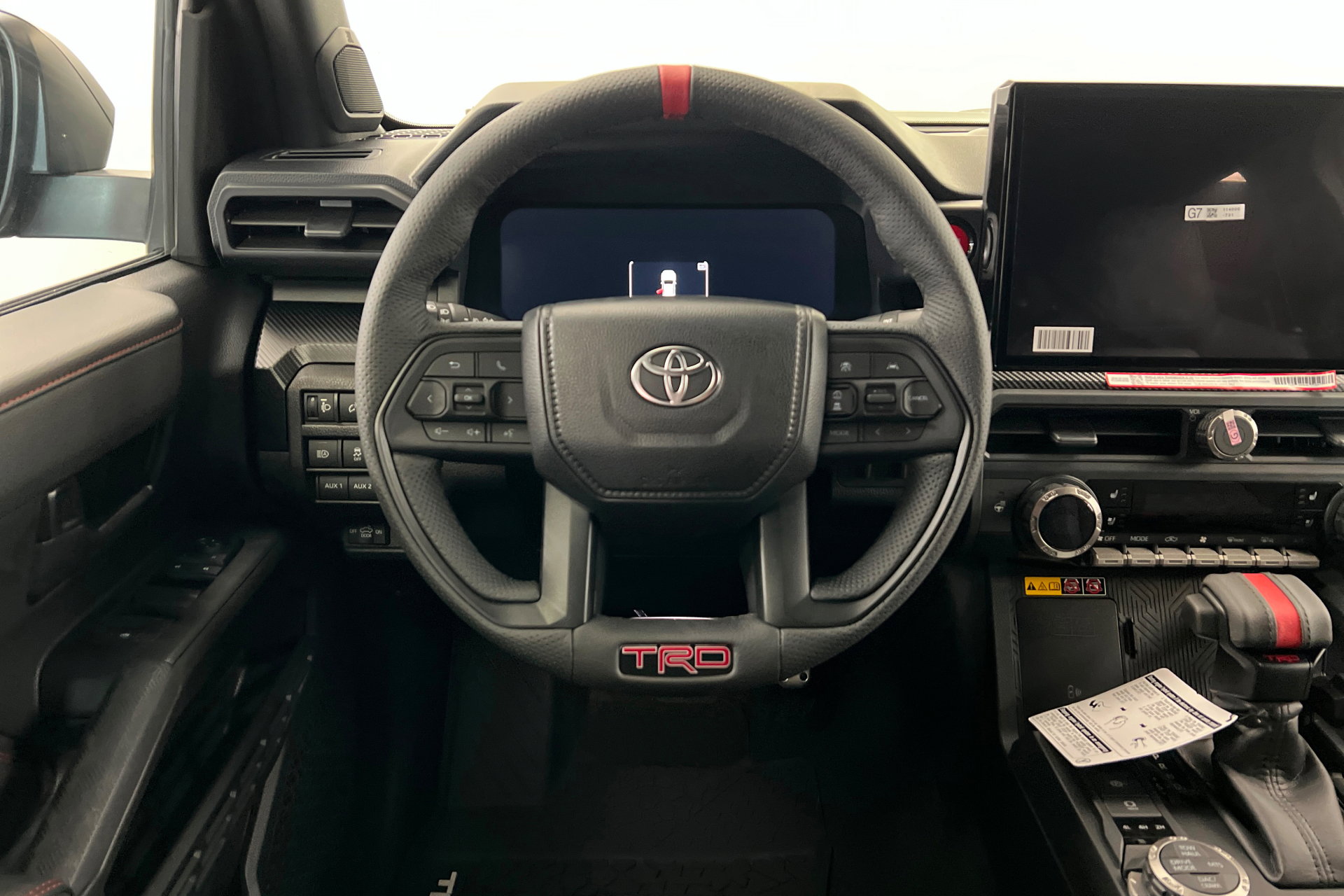 Certified 2025 Toyota Tacoma TRD Off-Road AWD/4WD image 13
