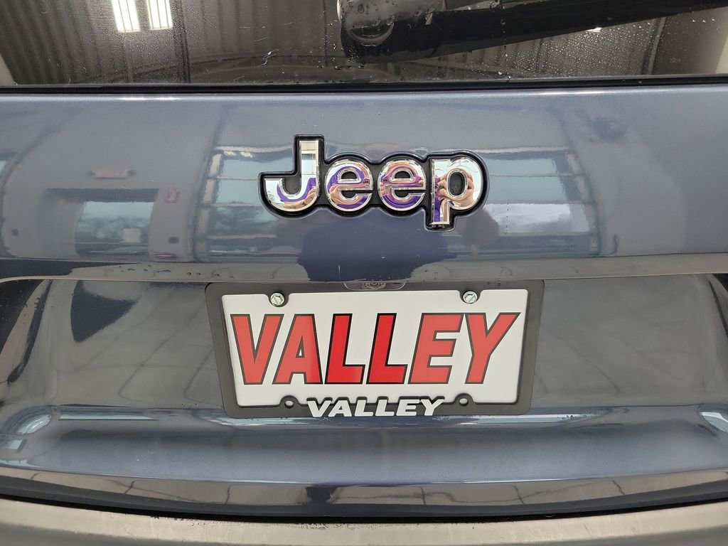 Used 2020 Jeep Cherokee Limited AWD/4WD image 13