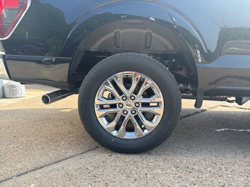 New 2025 Ford F150 XLT w/ Equipment Group 303A High image 9