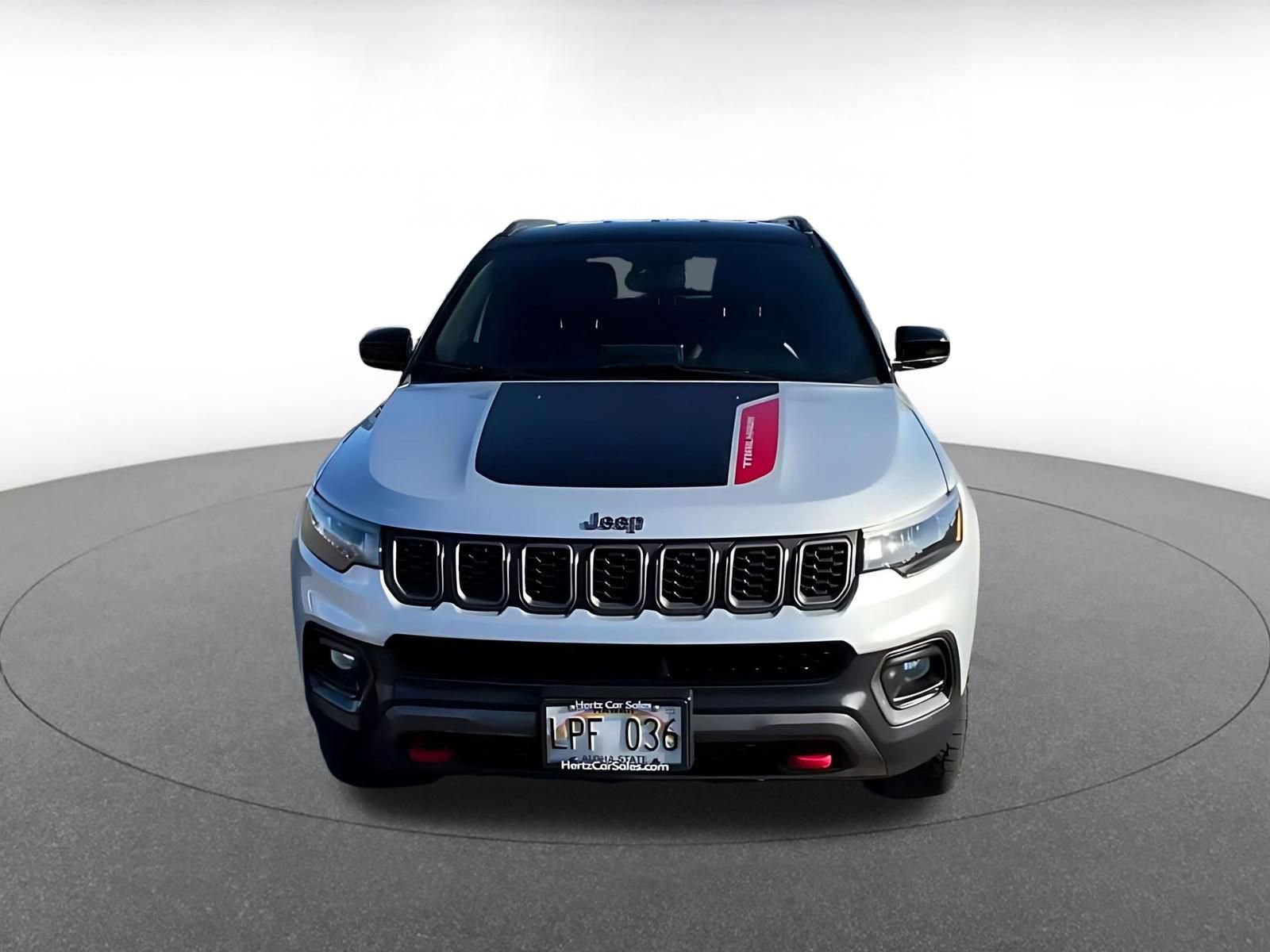 Used 2025 Jeep Compass Trailhawk image 4