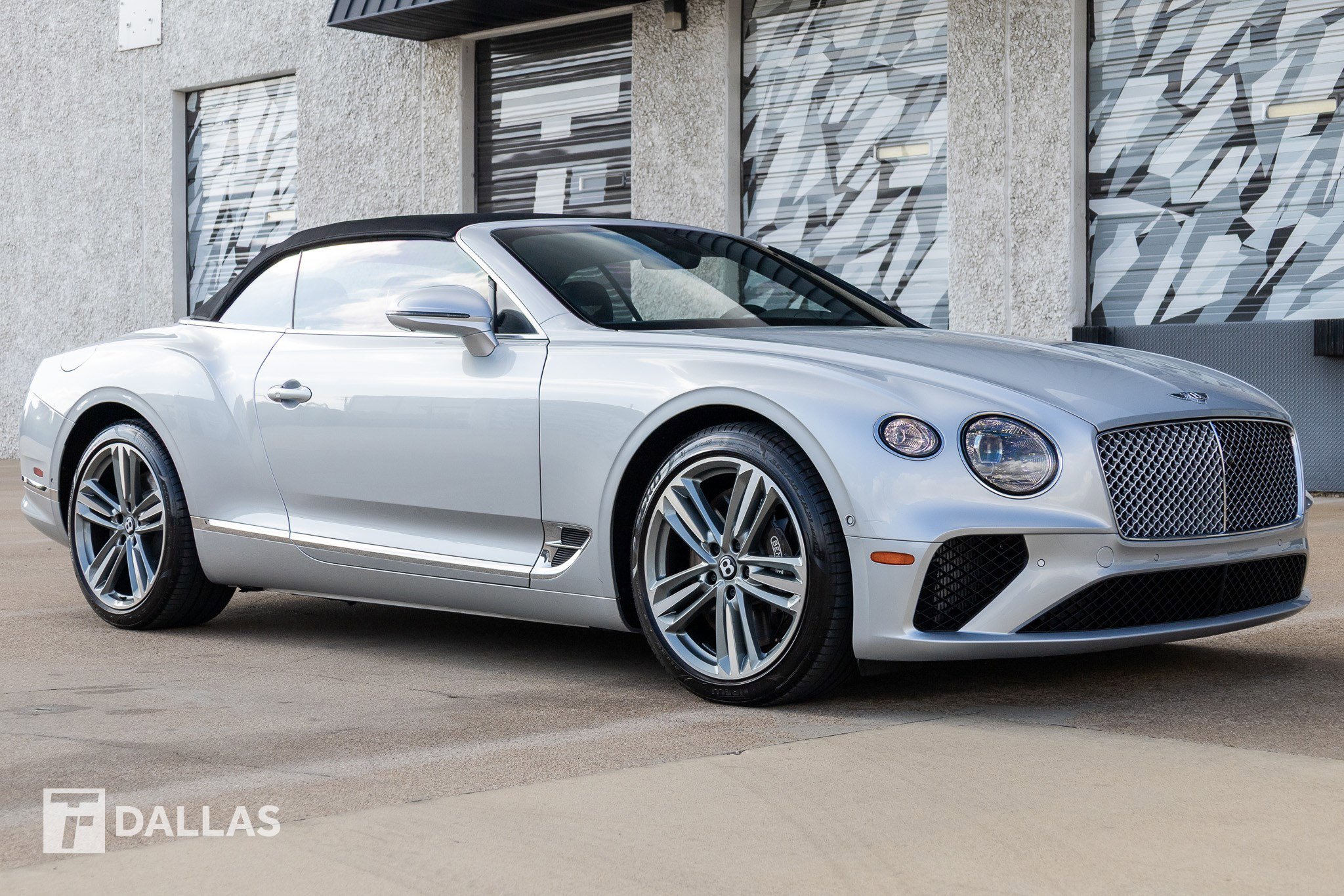Used 2023 Bentley Continental GT V8 image 18