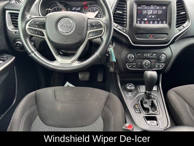 Used 2019 Jeep Cherokee Latitude w/ Cold Weather Group AWD/4WD image 19