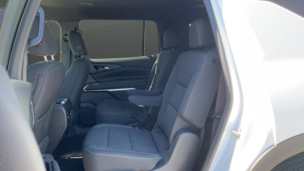 Used 2025 Chevrolet Traverse LT image 23