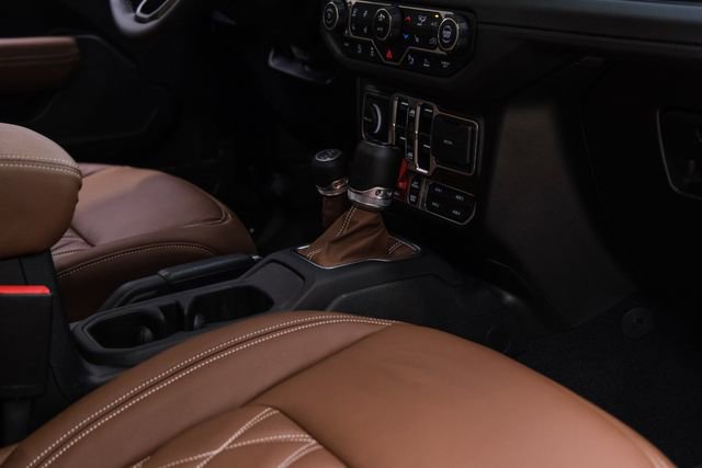 Used 2025 Jeep Gladiator Rubicon w/ Safety Group AWD/4WD image 84