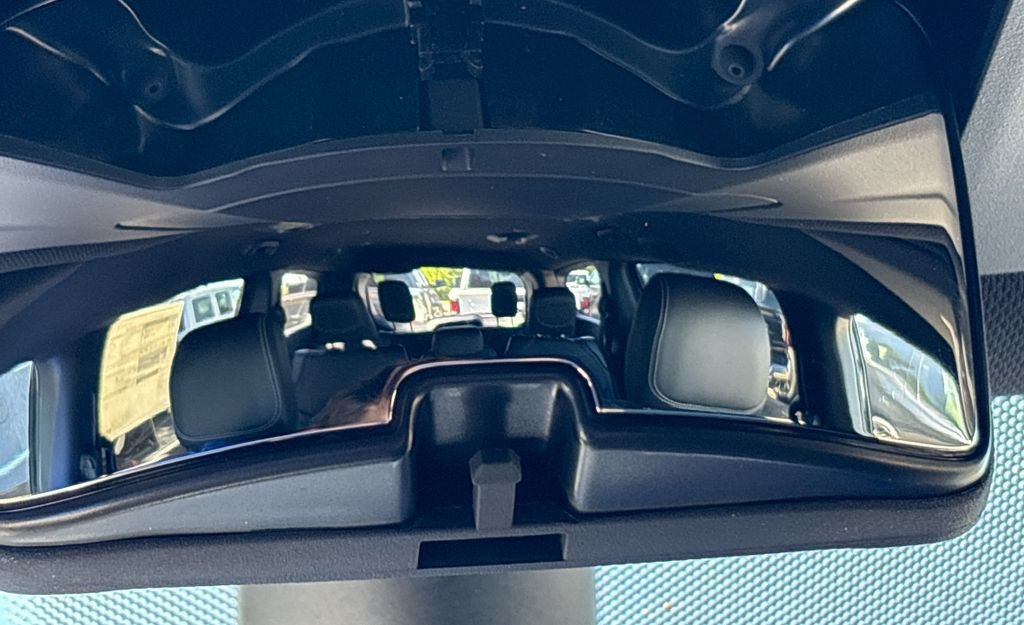 New 2027 Chrysler Pacifica Select FWD image 46