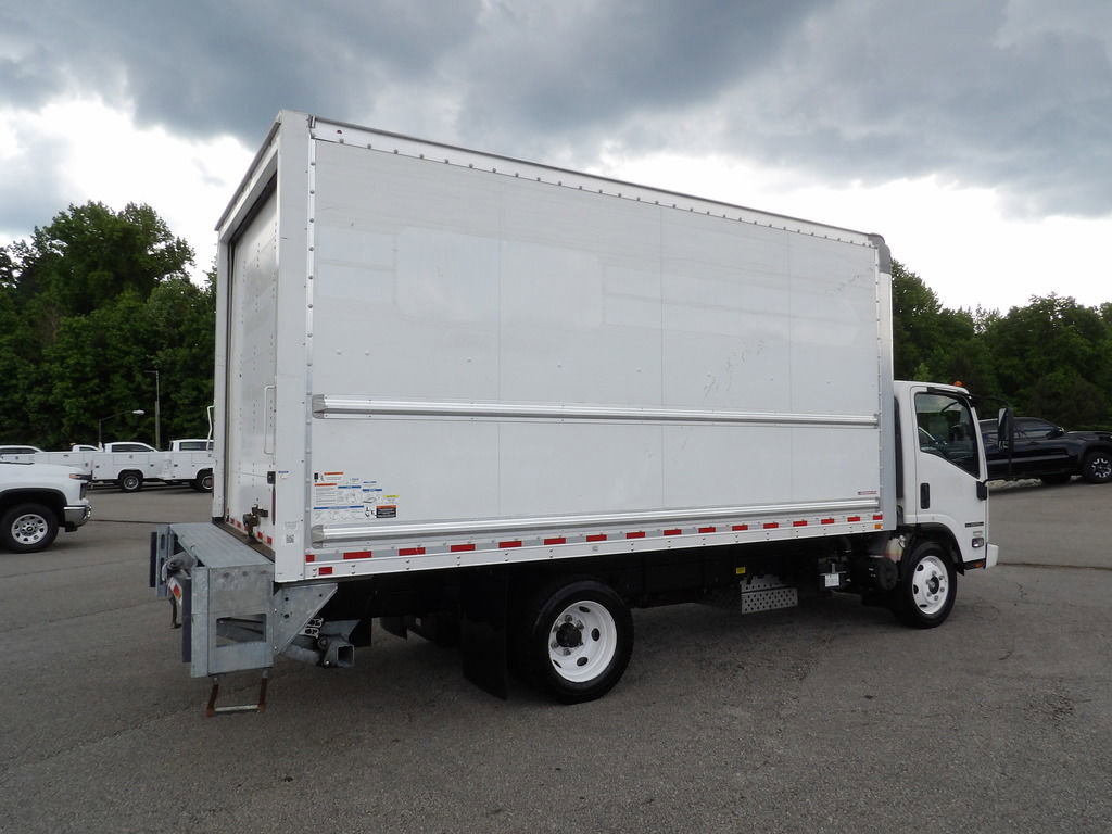 Used 2020 Isuzu NPR RWD image 8