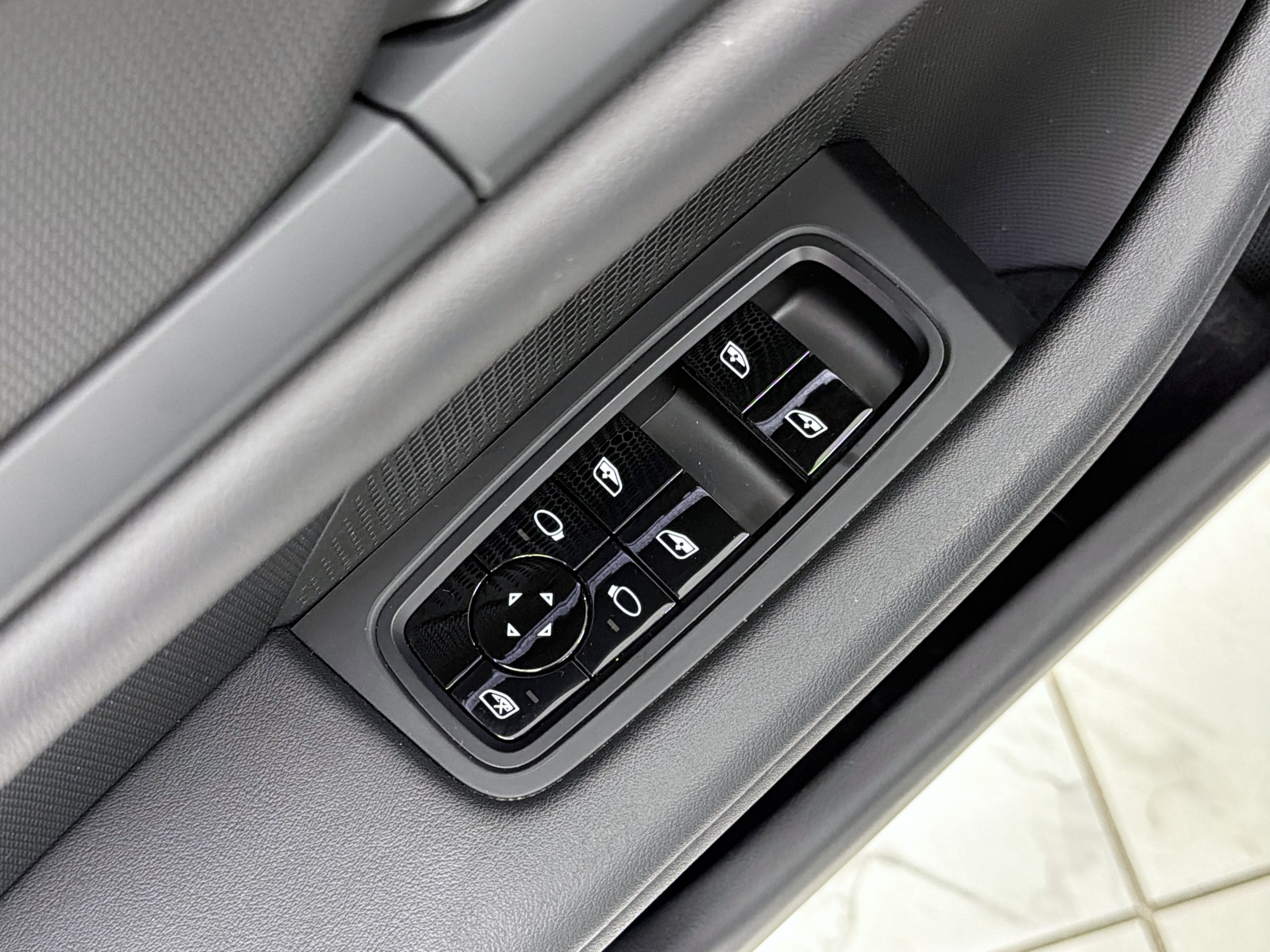 Certified 2021 Porsche Taycan RWD image 27