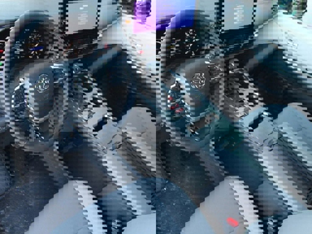 Used 2026 Toyota Sienna XLE image 26