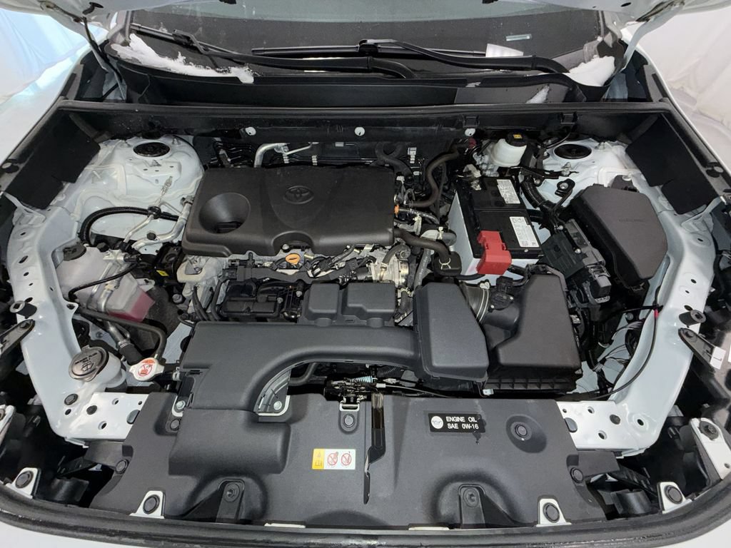 Used 2023 Toyota RAV4 XLE AWD/4WD image 7