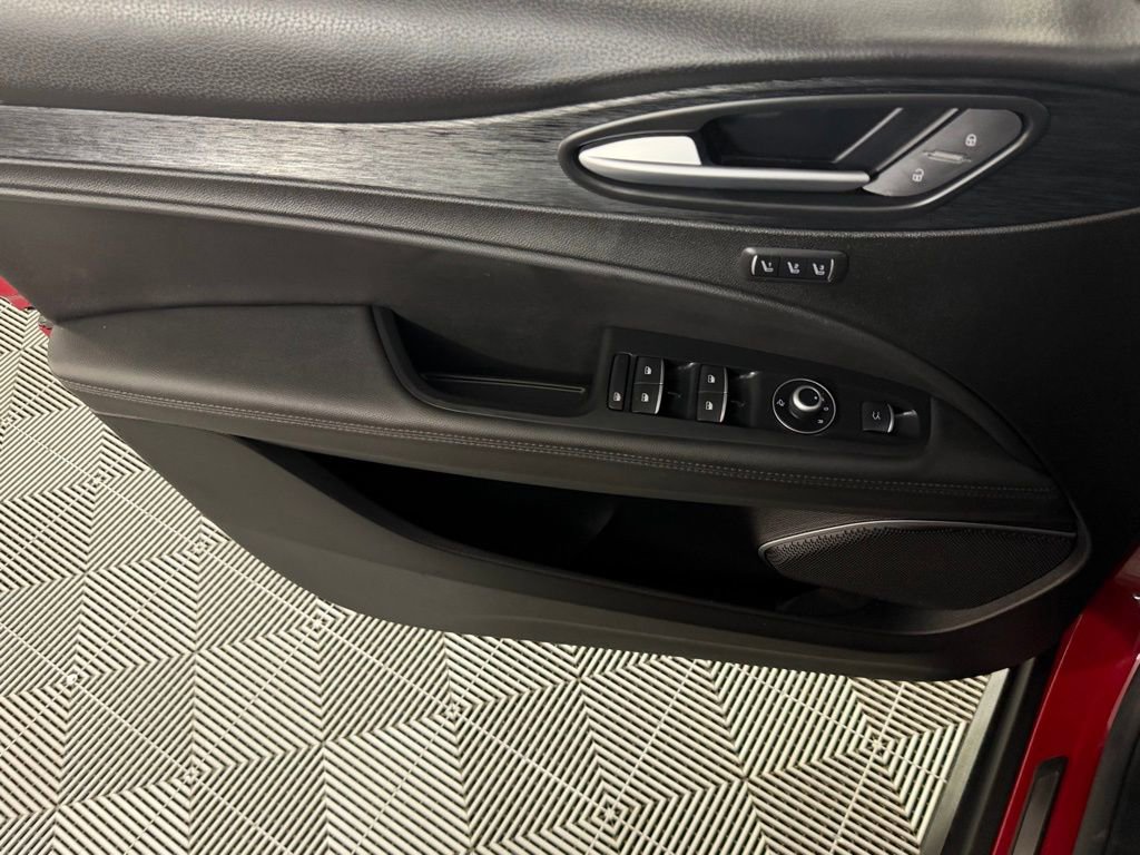 Used 2022 Alfa Romeo Stelvio Sprint image 24