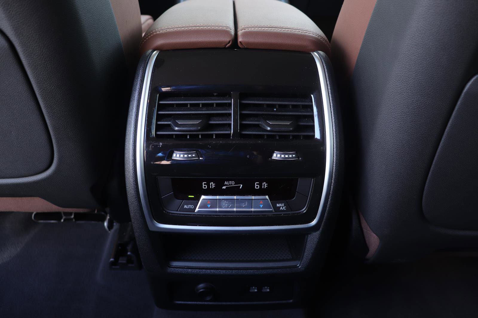 Used 2023 BMW X7 xDrive40i w/ Premium Package image 24