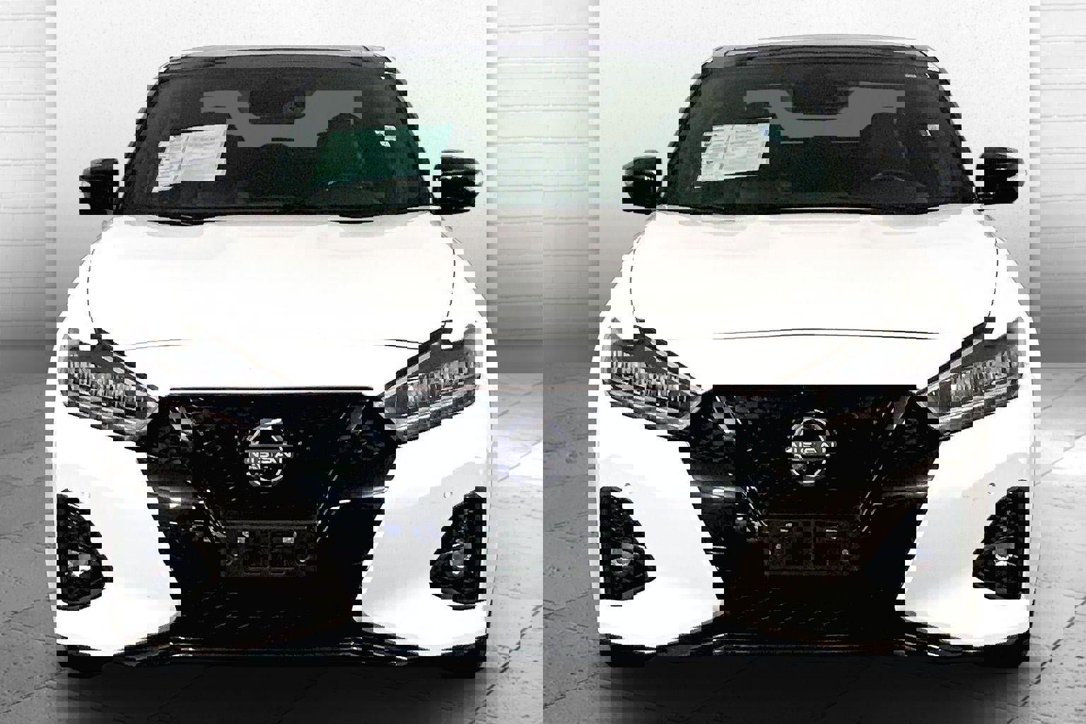 Used 2023 Nissan Maxima SR image 2