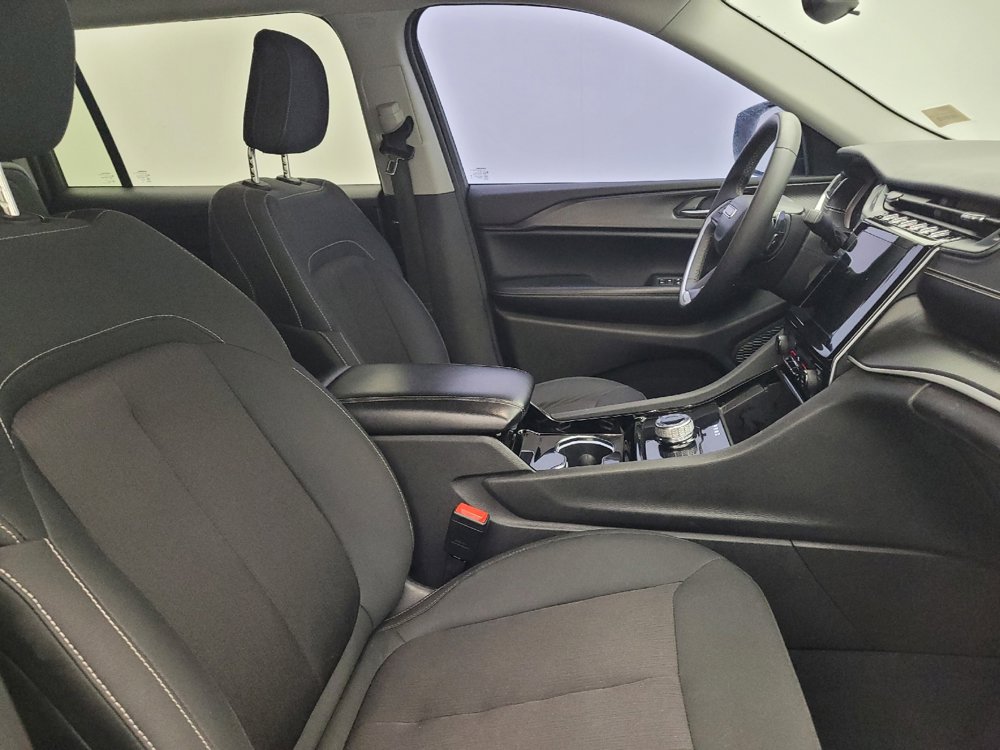 Used 2023 Jeep Grand Cherokee L Laredo image 21