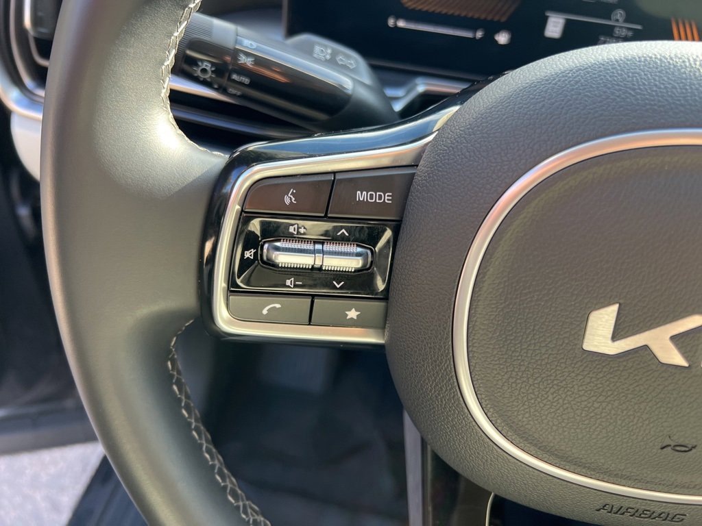Certified 2025 Kia Sorento S image 14