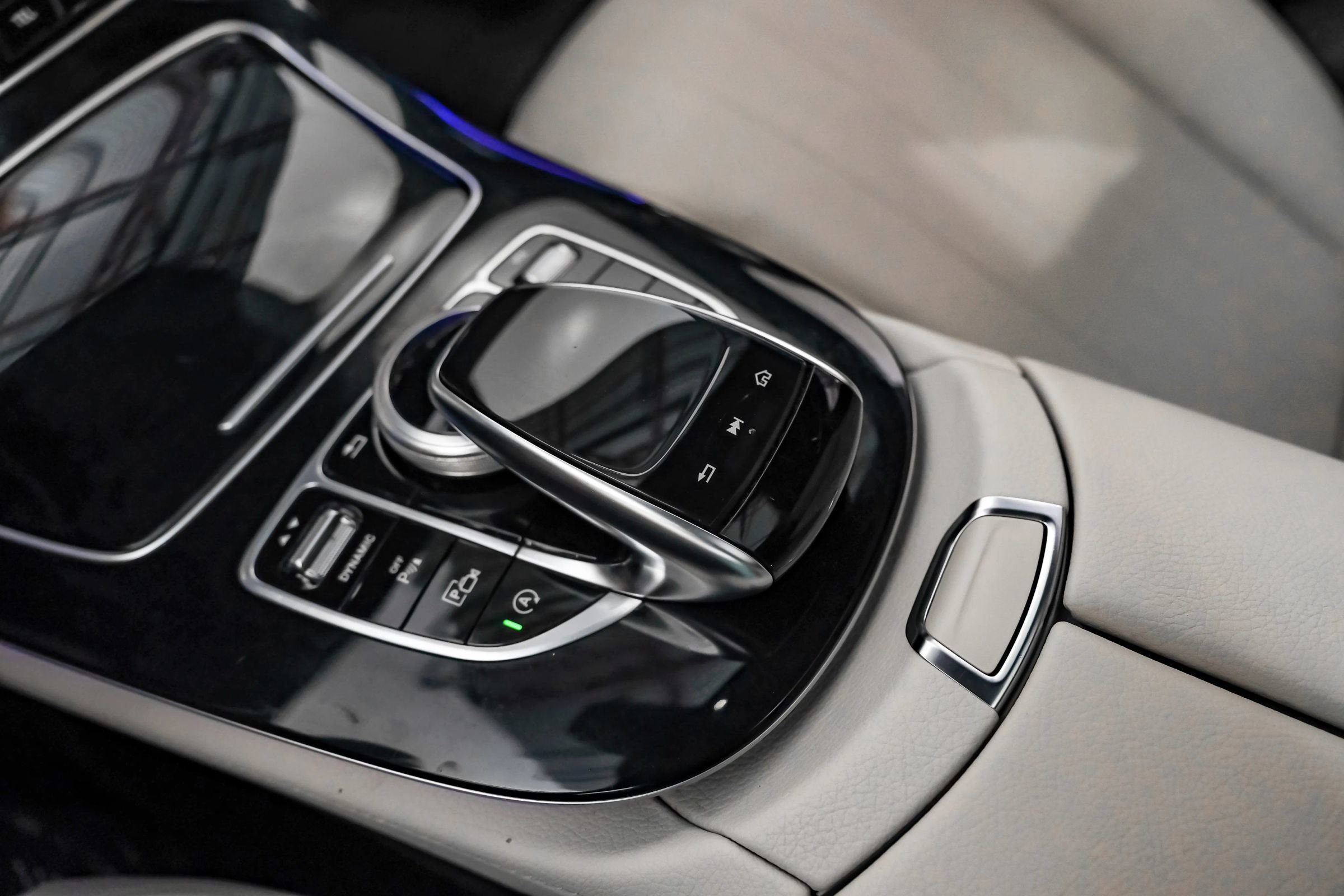 Used 2018 Mercedes-Benz E 300 image 17