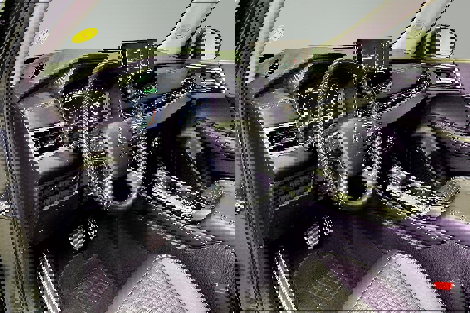 Used 2025 Mitsubishi Outlander SEL image 16