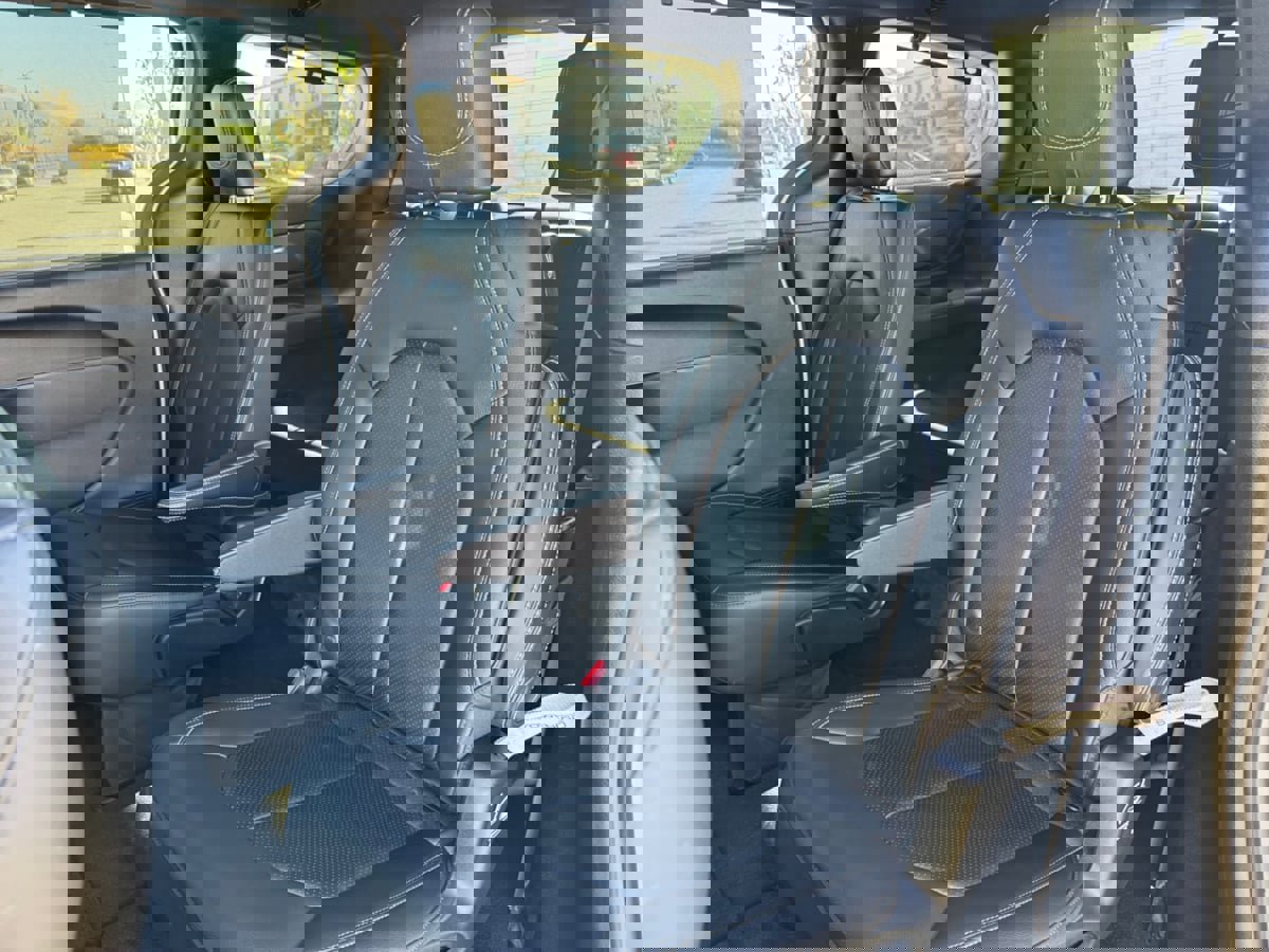 Used 2020 Chrysler Pacifica Touring-L image 17