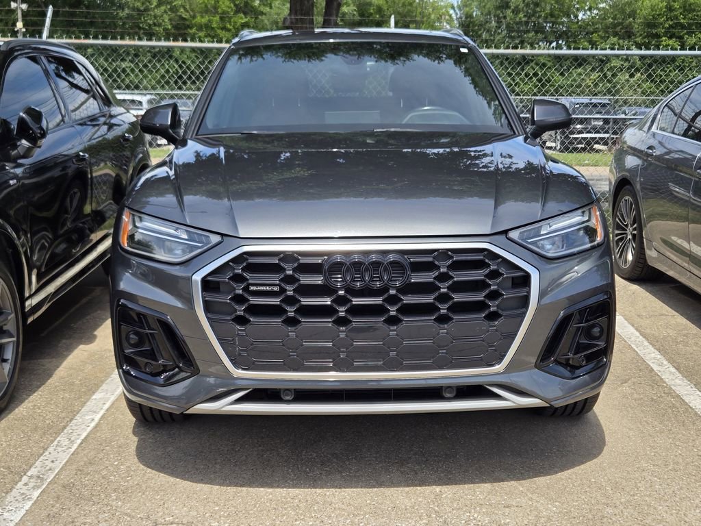 Certified 2022 Audi Q5 2.0T Premium w/ Convenience Package AWD/4WD image 4