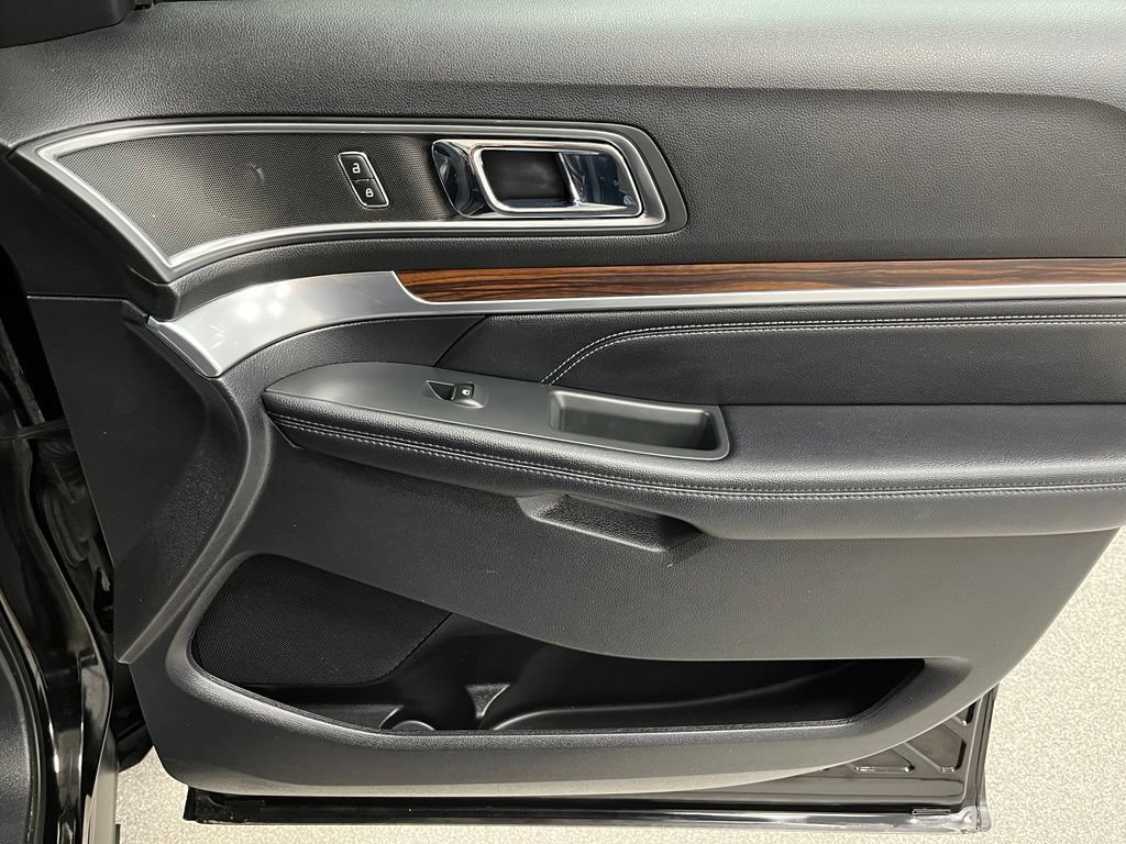 Used 2018 Ford Explorer Limited AWD/4WD image 56