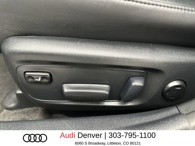 Used 2016 Toyota Avalon Limited w/ Toyota Safety Sense Package FWD image 12