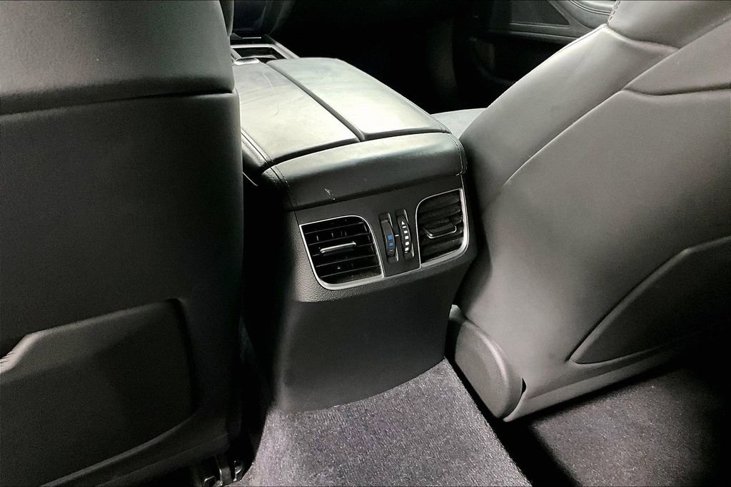 Used 2015 Hyundai Genesis 5.0 w/ Option Group 05 image 31