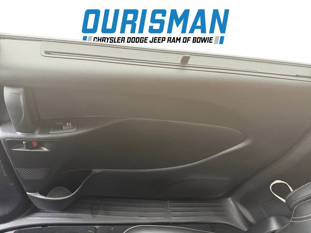 Used 2026 Chrysler Pacifica Select image 20