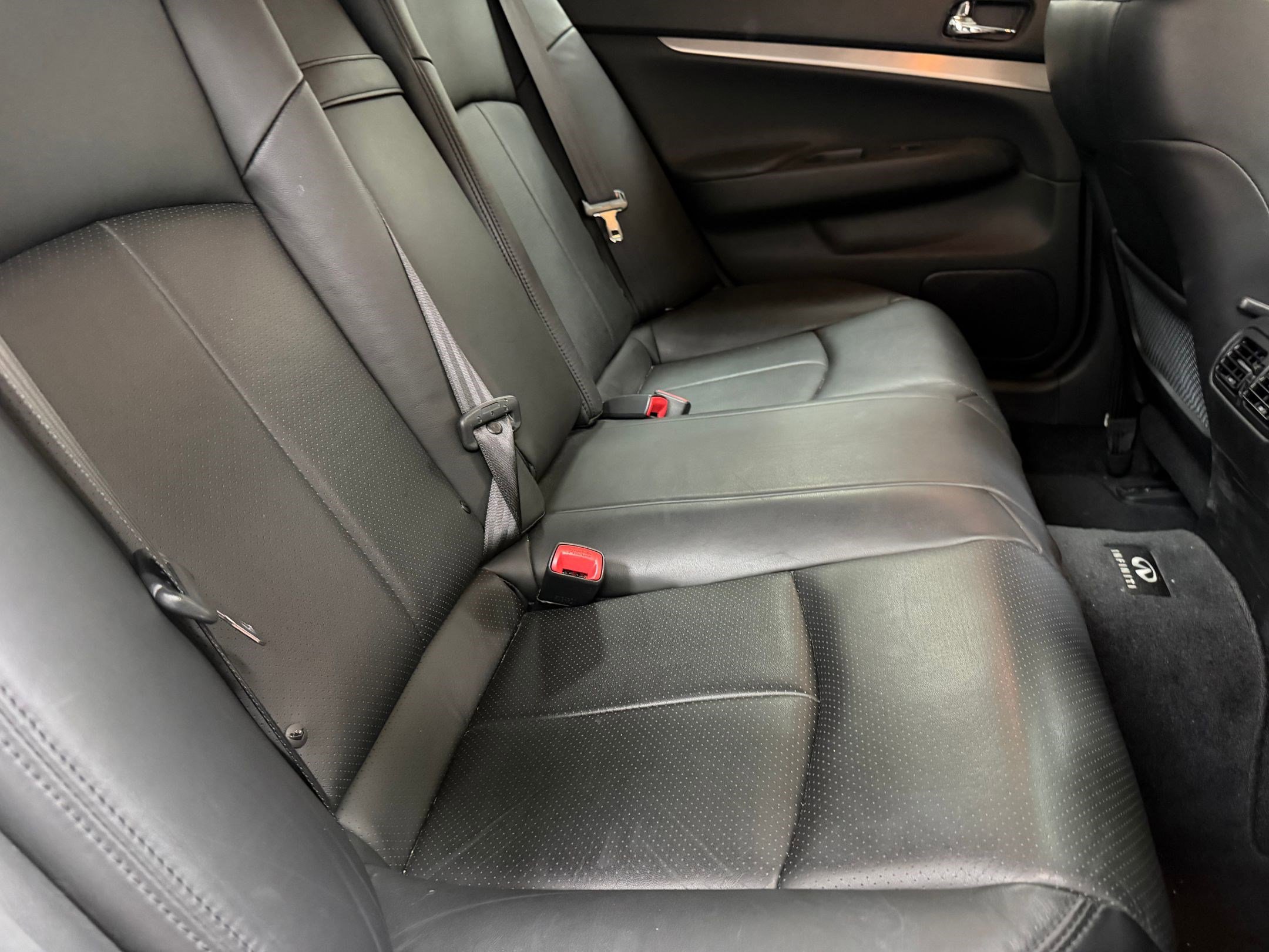 Used 2013 INFINITI G37 x w/ Premium Pkg image 26