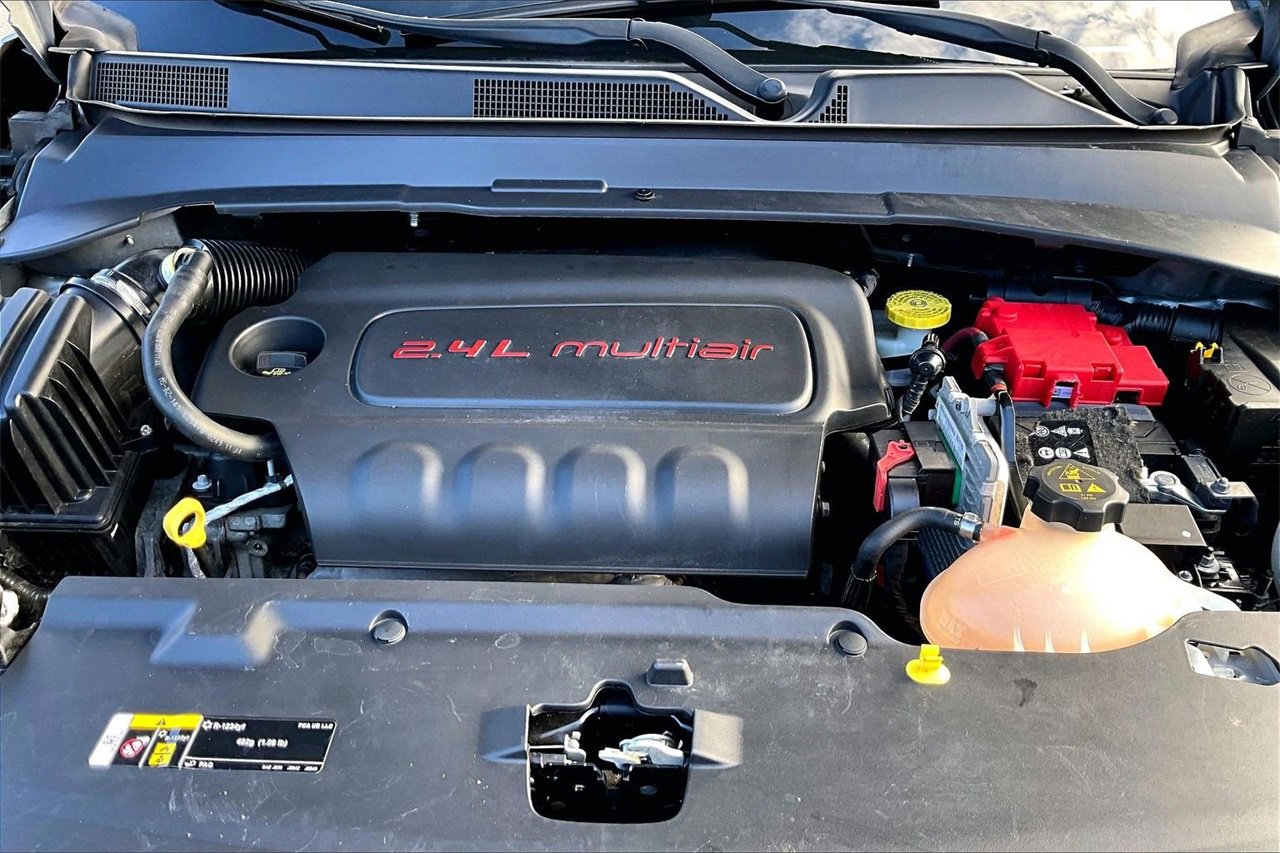 Certified 2019 Jeep Compass Latitude w/ Cold Weather Group image 33