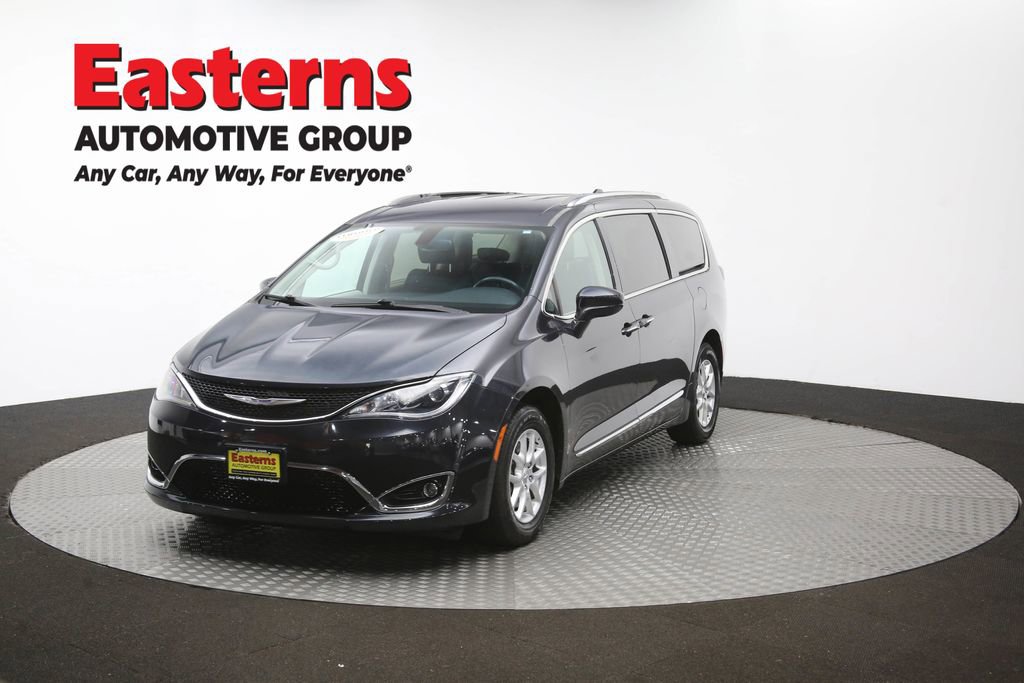 Used 2020 Chrysler Pacifica Touring-L FWD image 57