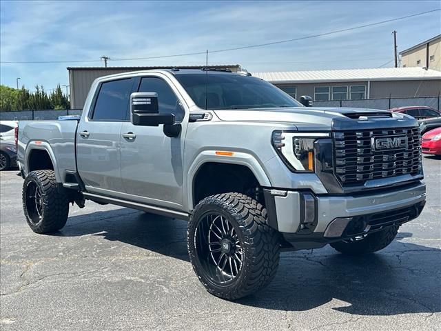 Used 2024 GMC Sierra 2500 Denali Ultimate AWD/4WD image 2