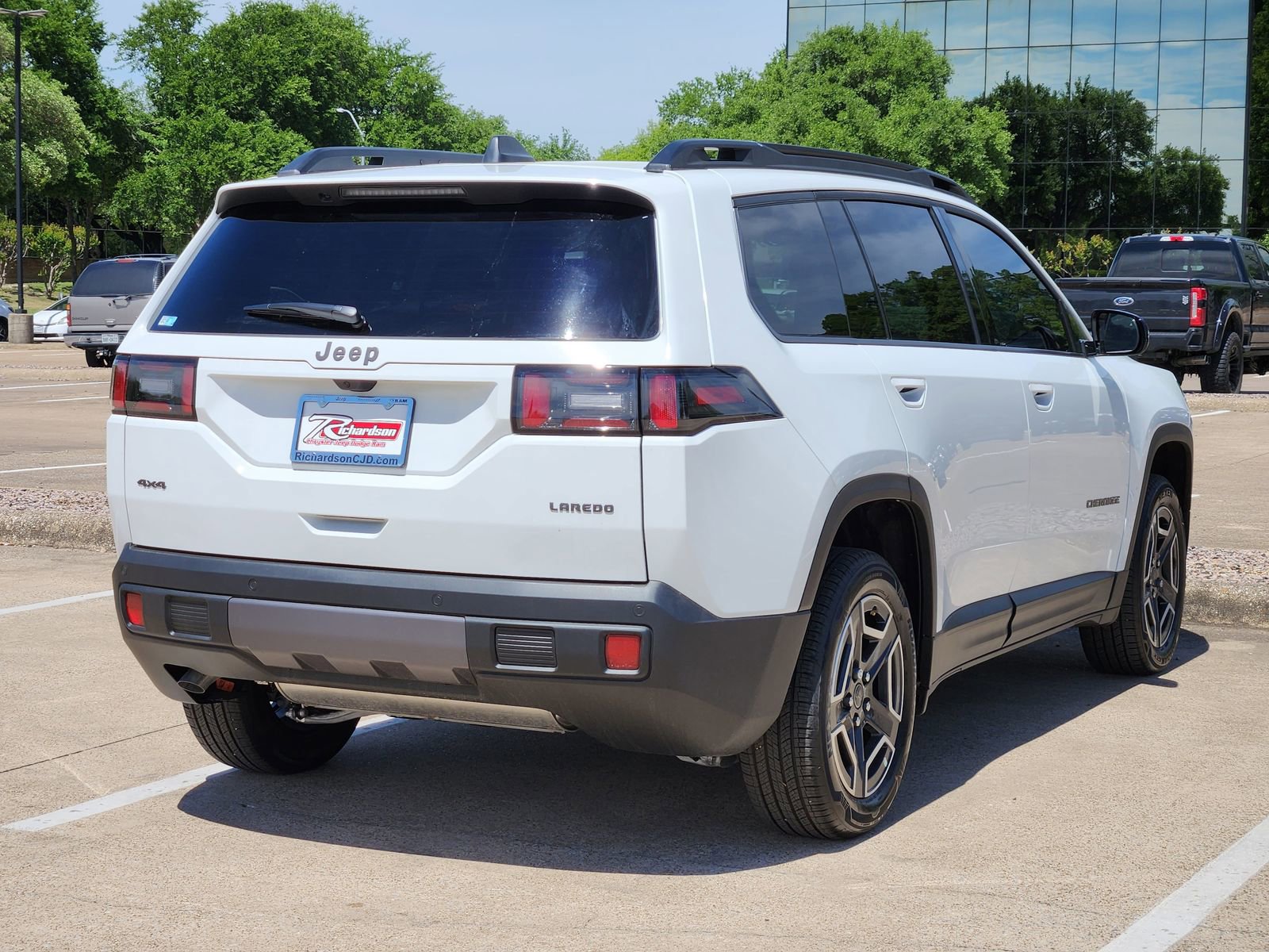 New 2026 Jeep Cherokee Laredo image 6