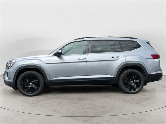 New 2025 Volkswagen Atlas SE image 3