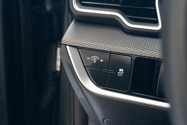 Used 2024 Kia Sportage LX image 16