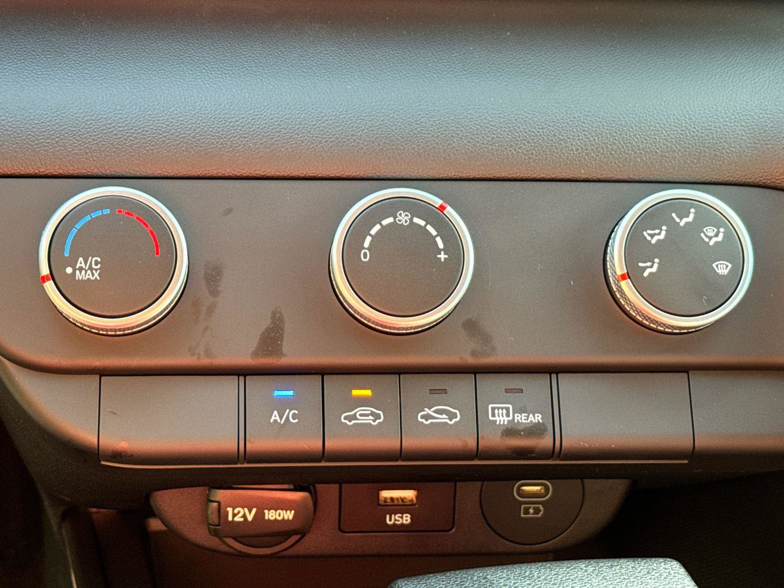 New 2025 Hyundai Elantra SE image 27