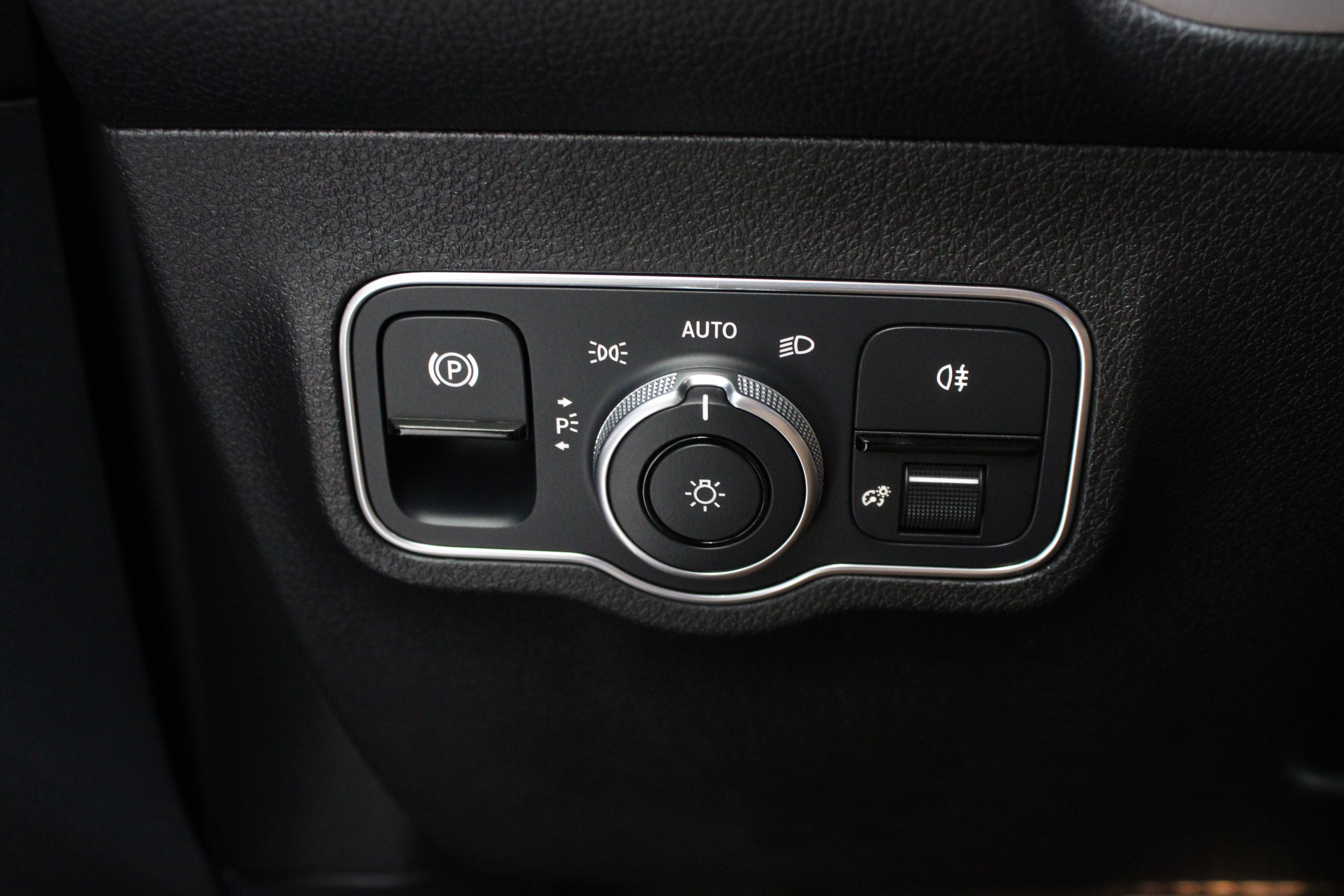 Used 2023 Mercedes-Benz GLB 35 AMG 4MATIC image 25
